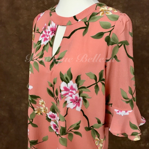 Floral Print Top w/Keyhole Cutout and Bell Sleeves - Picture 6 of 10